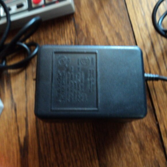 vintage Nintendo zapper and controllers~untested - Picture 3 of 5